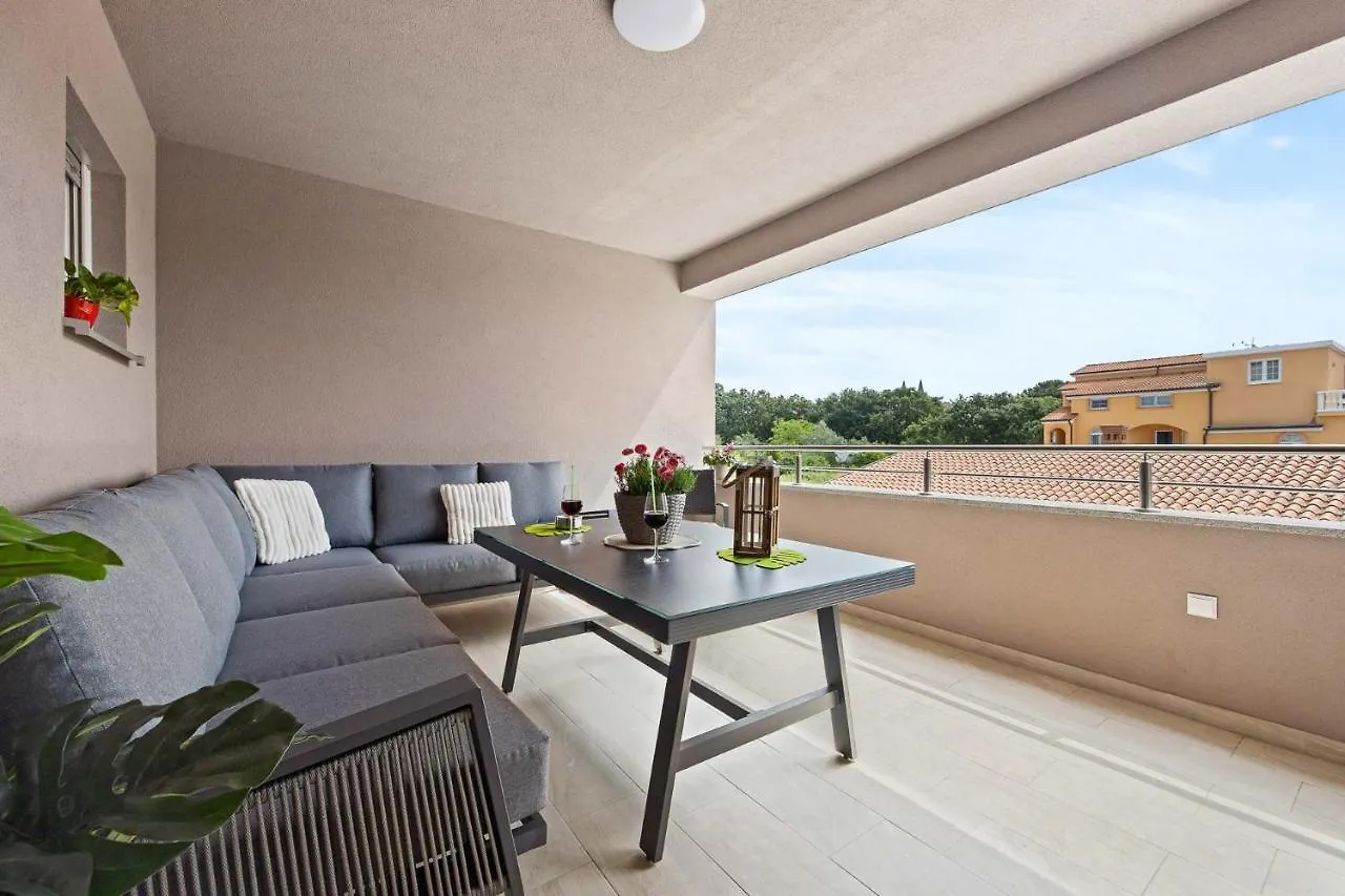 Apartment Leone Medulin 0*,